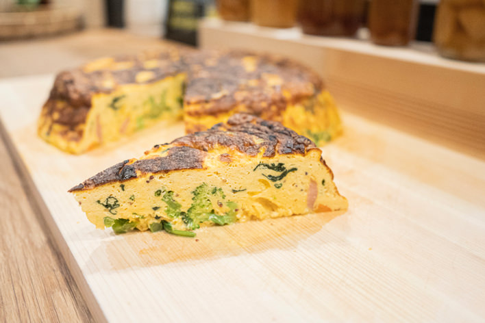 JONAI SQUARE CAFEのスパニッシュオムレツ
